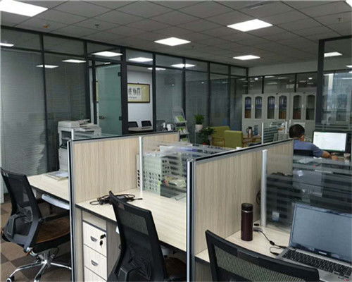 忻州辦公室玻璃隔斷 容坤玻璃隔斷定制公司及其職業(yè)技能培訓服務