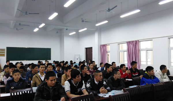 我校隆重舉行無為縣退役士兵職業技能培訓開學典禮，助力退役軍人實現高質量就業